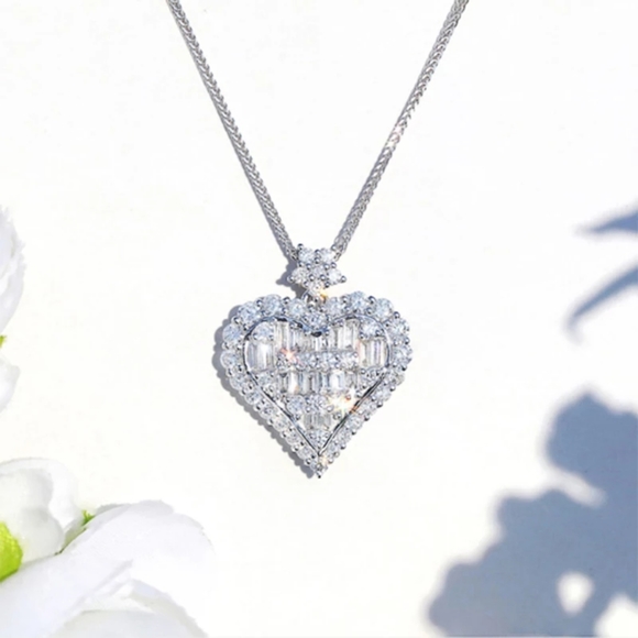 Silver heart shaped pendant Diamond CZ necklace - Picture 2 of 6